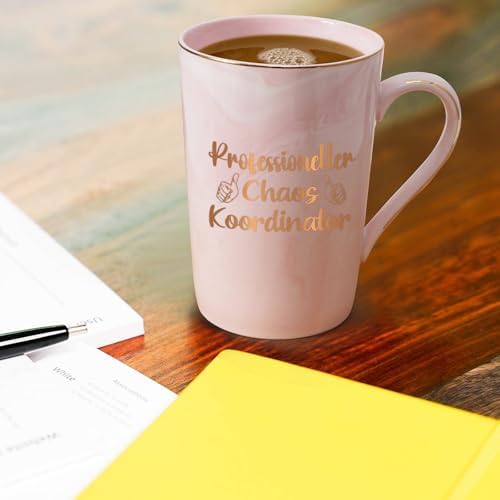 Joymaking Kaffeetasse Geschenk für Chefin - Professioneller Chaos Koordinator - Lustige Geschenkidee Büro Geschenk für K